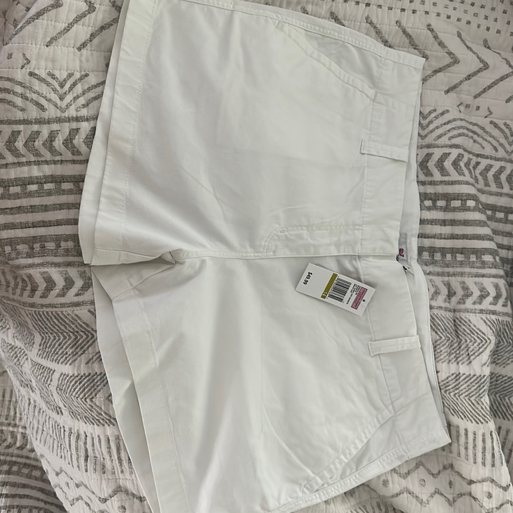 VV shorts